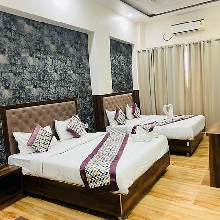 Hotel S V Grand พาราณสี ภายนอก รูปภาพ