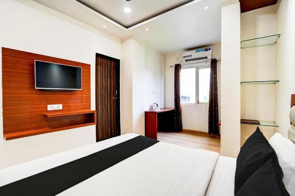 Hotel S V Grand พาราณสี ภายนอก รูปภาพ