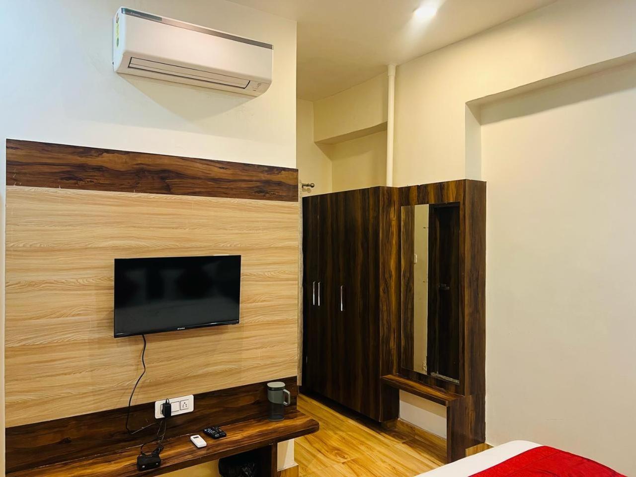 Hotel S V Grand พาราณสี ภายนอก รูปภาพ
